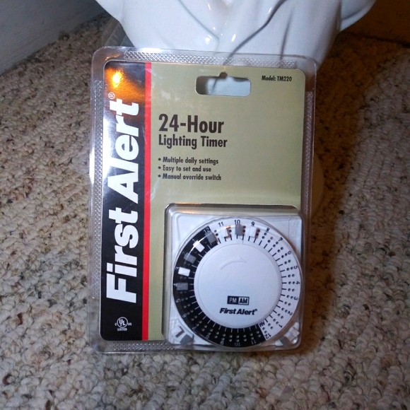 3/$18 First Alert 24-Hour Lighting Timer - Picture 7 of 7